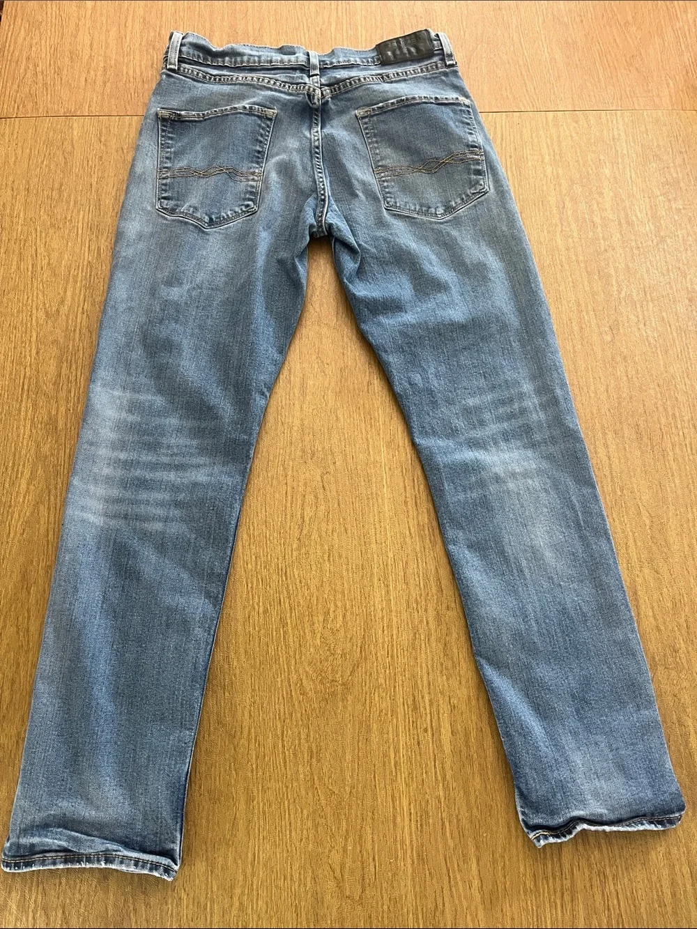 Men’s Levi's Denizen 208 Light Blue Wash  Jeans, Regular Taper Fit, 5 Pocket